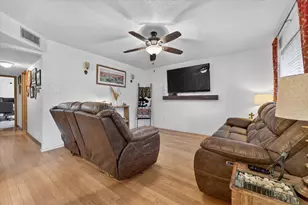 724 Oak Park Dr, Azle, TX 76020 - Photo 22