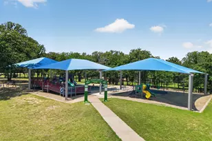 724 Oak Park Dr, Azle, TX 76020 - Photo 26