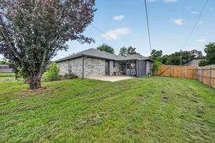 724 Oak Park Dr, Azle, TX 76020 - Photo 30