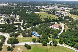 724 Oak Park Dr, Azle, TX 76020 - Photo 36