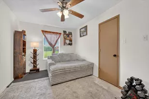 724 Oak Park Dr, Azle, TX 76020 - Photo 26