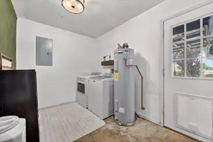 724 Oak Park Dr, Azle, TX 76020 - Photo 28