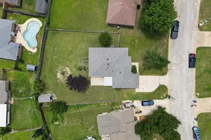 724 Oak Park Dr, Azle, TX 76020 - Photo 8