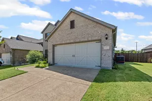 1206 Fox Chase Dr, Mansfield, TX 76063 - Photo 2
