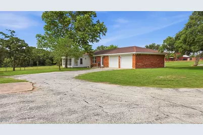 593 County Road 4680, Boyd, TX 76023 - Photo 2