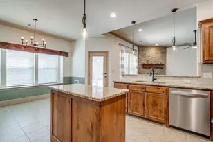 316 Madison St, Burleson, TX 76028 - Photo 14