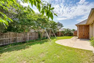 316 Madison St, Burleson, TX 76028 - Photo 32