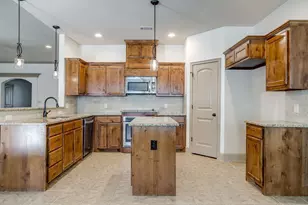 316 Madison St, Burleson, TX 76028 - Photo 12