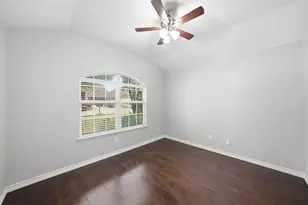 4521 Lakeside Hollow St, Fort Worth, TX 76262 - Photo 12