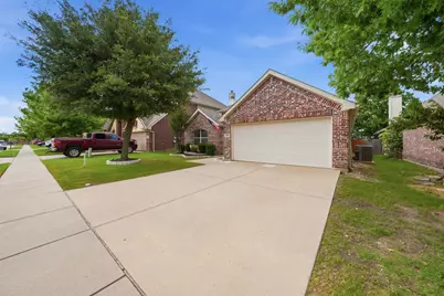 4521 Lakeside Hollow Street, Fort Worth, TX 76262 - Photo 6