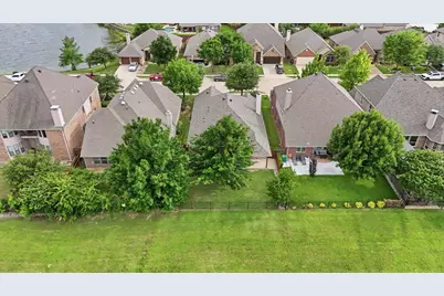 4521 Lakeside Hollow Street, Fort Worth, TX 76262 - Photo 2