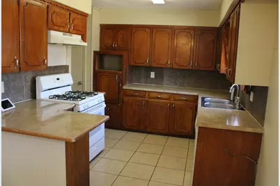 110 E Vanston Lane, Crandall, TX 75114 - Photo 2
