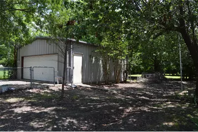 3915 Wellington Street, Greenville, TX 75401 - Photo 2