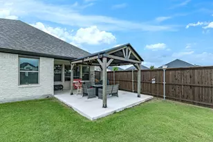 305 Ember Cir, Waxahachie, TX 75165 - Photo 36
