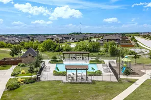 305 Ember Cir, Waxahachie, TX 75165 - Photo 4