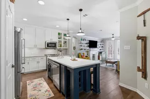 1020 Texas St, Fort Worth, TX 76102 - Photo 2