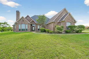 200 Eagle Pass, Royse City, TX 75189 - Photo 2