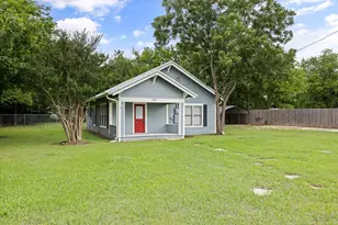 145 E Denmark St, Walnut Springs, TX 76690 - Photo 2
