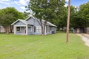 145 E Denmark St, Walnut Springs, TX 76690 - Photo 32