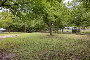 145 E Denmark St, Walnut Springs, TX 76690 - Photo 16