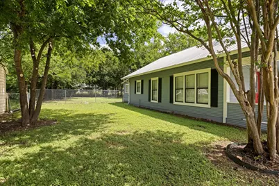 145 E Denmark Street, Walnut Springs, TX 76690 - Photo 4