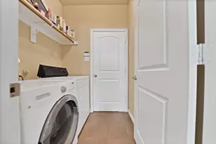 1946 Sherburne St, Lewisville, TX 75067 - Photo 28