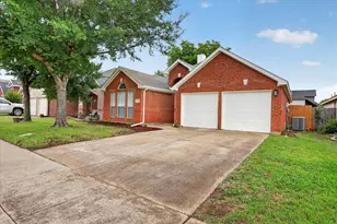 5116 Deer Ridge Ct, Fort Worth, TX 76137 - Photo 2