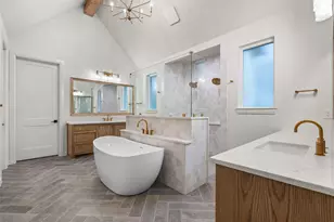 1130 E Landings N, Granbury, TX 76049 - Photo 20