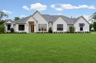 1130 E Landings N, Granbury, TX 76049 - Photo 1