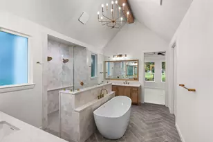 1130 E Landings N, Granbury, TX 76049 - Photo 22