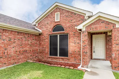 7427 Fossil Creek Drive, Arlington, TX 76002 - Photo 4