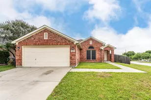 7427 Fossil Creek Dr, Arlington, TX 76002 - Photo 2