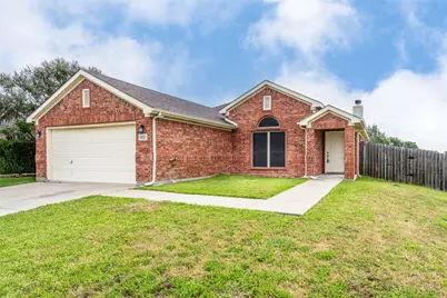 7427 Fossil Creek Drive, Arlington, TX 76002 - Photo 1