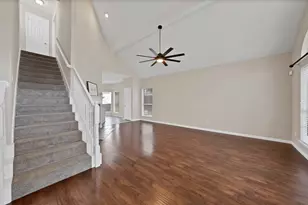 1348 Dallshan Dr, Carrollton, TX 75007 - Photo 2