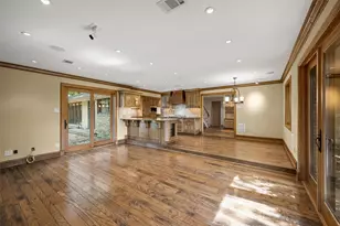3909 Courtshire Dr, Dallas, TX 75229 - Photo 18
