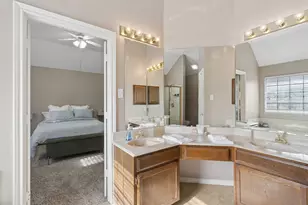 1552 Dublin Cir, Grapevine, TX 76051 - Photo 6