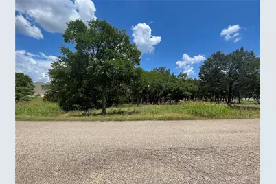 2000 Austin Hines Drive, China Spring, TX 76633 - Photo 2