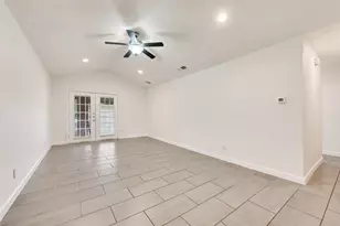 2121 Austin Dr, Carrollton, TX 75006 - Photo 6