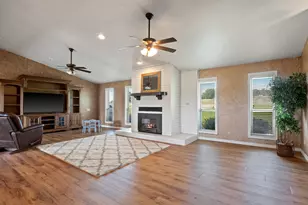 537 SW 12th Ave, Mt Pleasant, TX 75455 - Photo 6