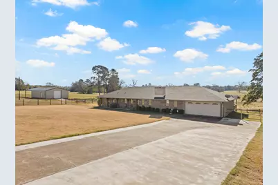 537 SW 12th Avenue, Mt Pleasant, TX 75455 - Photo 1
