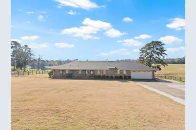 537 SW 12th Avenue, Mt Pleasant, TX 75455 - Photo 2