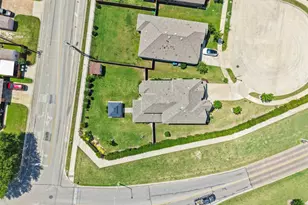 2828 Dancing Flame Dr, Denton, TX 76201 - Photo 2