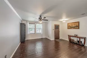 337 Snapdragon Ct, Burleson, TX 76028 - Photo 8