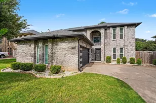 4332 Greenwood Ln, Grapevine, TX 76051 - Photo 2