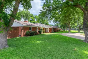 1401 Woodridge Dr, Abilene, TX 79605 - Photo 4