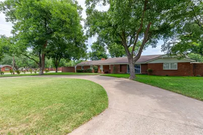 1401 Woodridge Drive, Abilene, TX 79605 - Photo 2