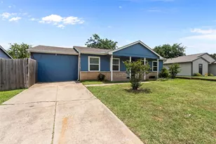 7036 Sandybrook Dr, Fort Worth, TX 76120 - Photo 2
