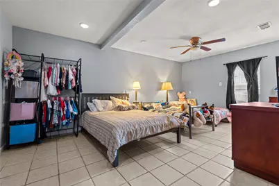 7036 Sandybrook Drive, Fort Worth, TX 76120 - Photo 16