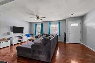 7036 Sandybrook Dr, Fort Worth, TX 76120 - Photo 6