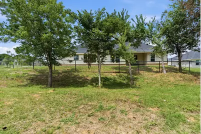 113 Cooper Court, Springtown, TX 76082 - Photo 4